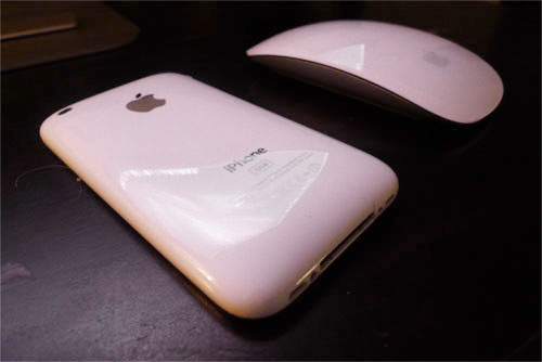 iPhone e Magic Mouse